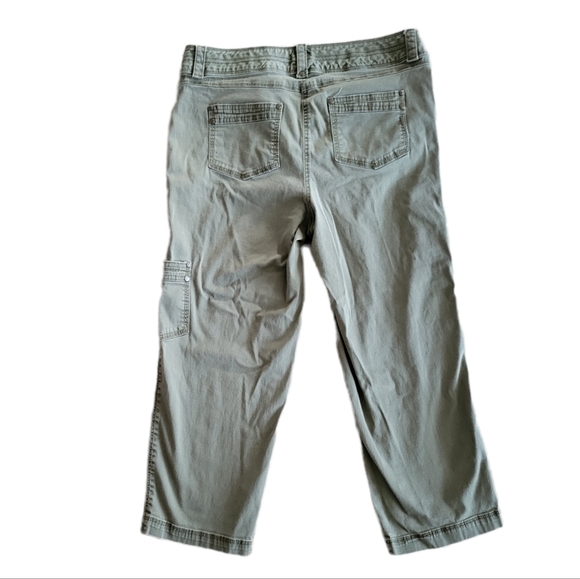 Liz Claiborne Capri Pants Size 6 - Picture 3 of 5